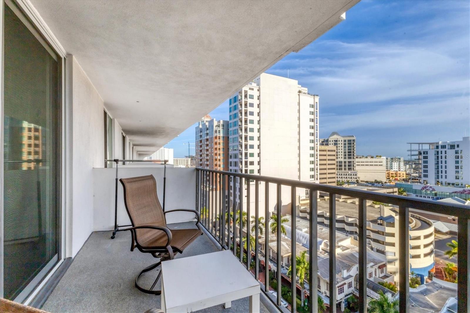 DOLPHIN TOWER - Residential