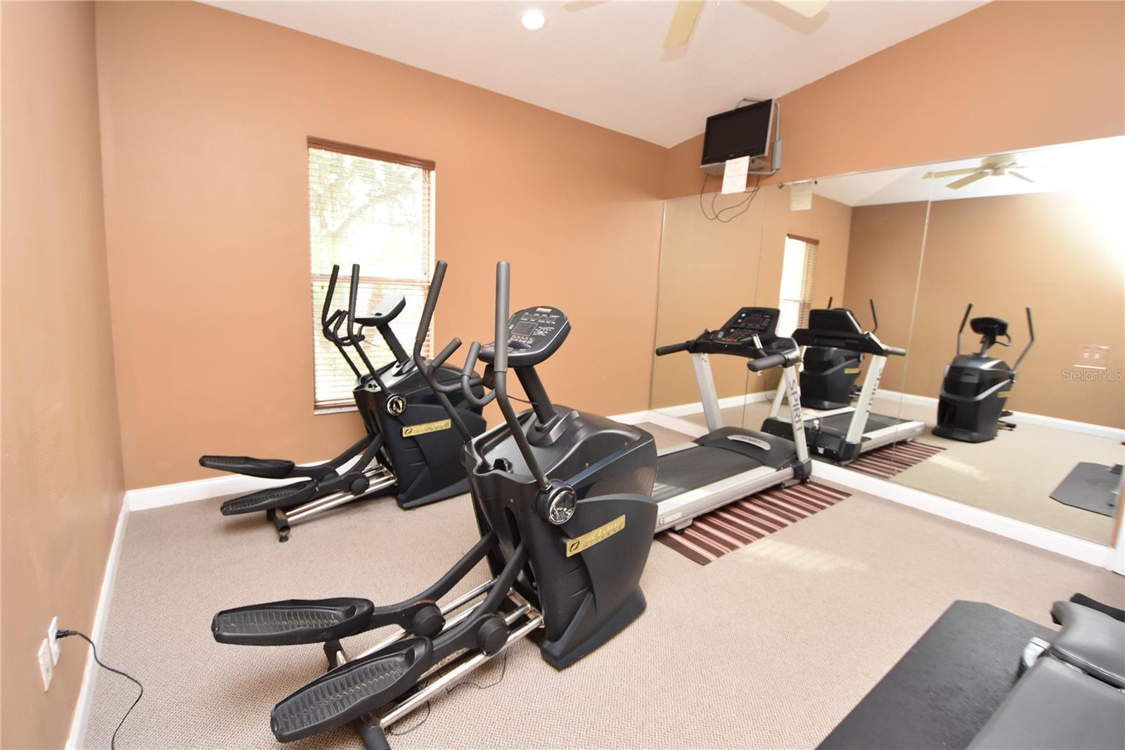 PALM POINTE - Residential