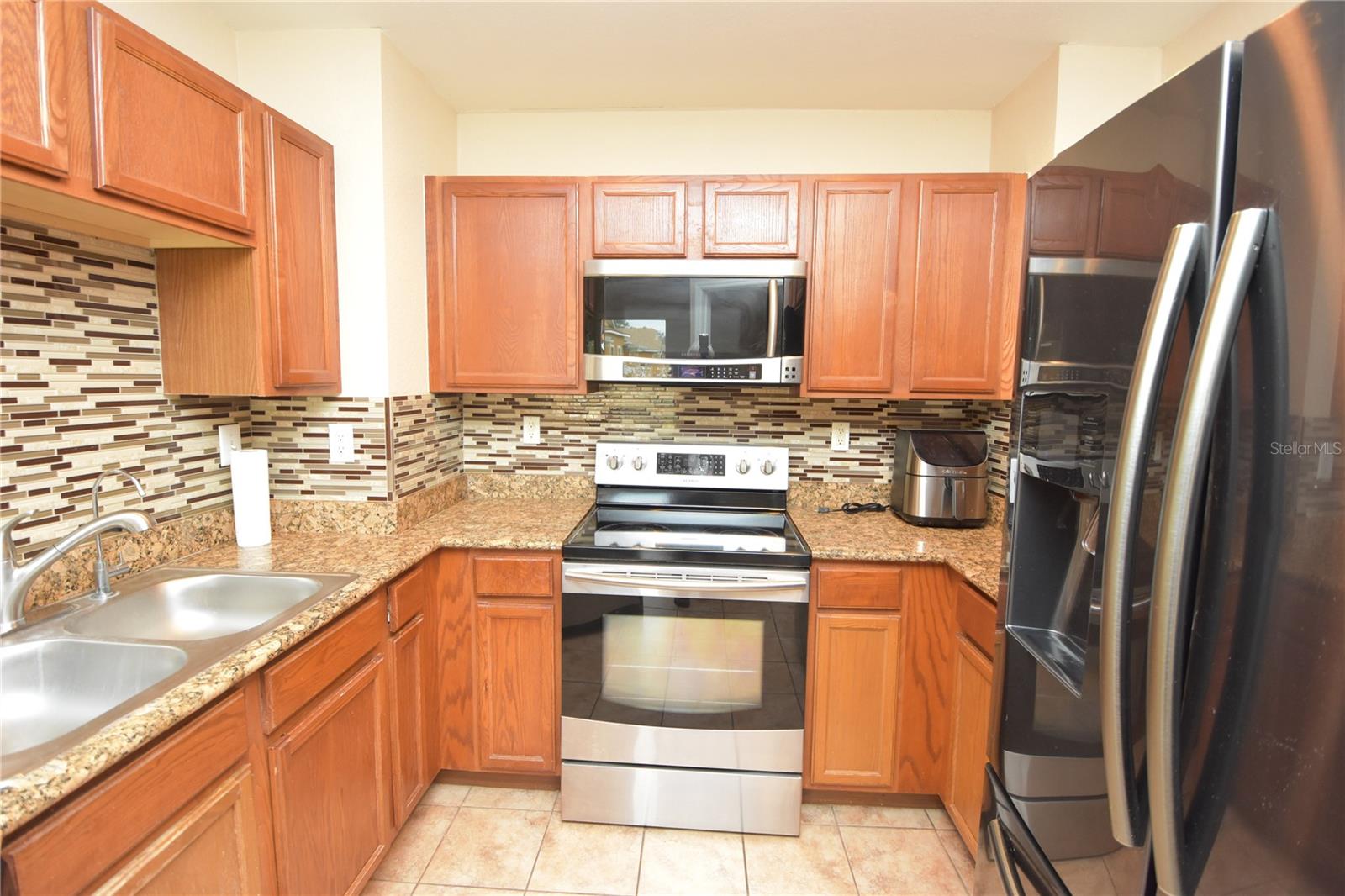 PALM POINTE - Residential