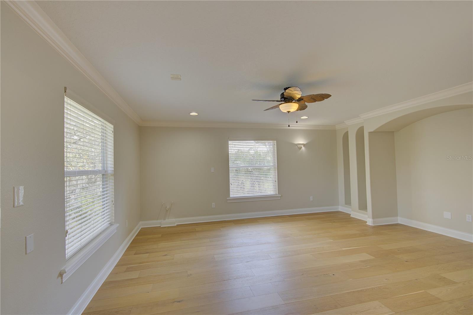 ESTATES ON LAKE MILLS - Residential Lease