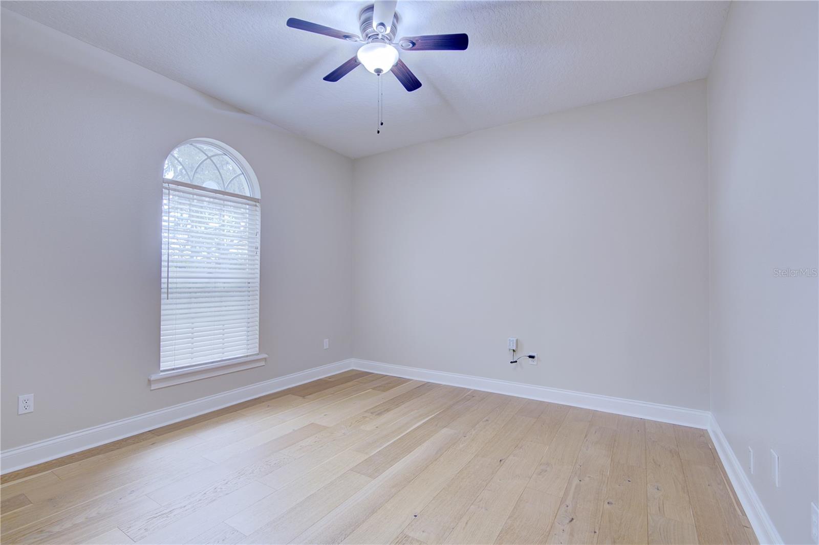 ESTATES ON LAKE MILLS - Residential Lease