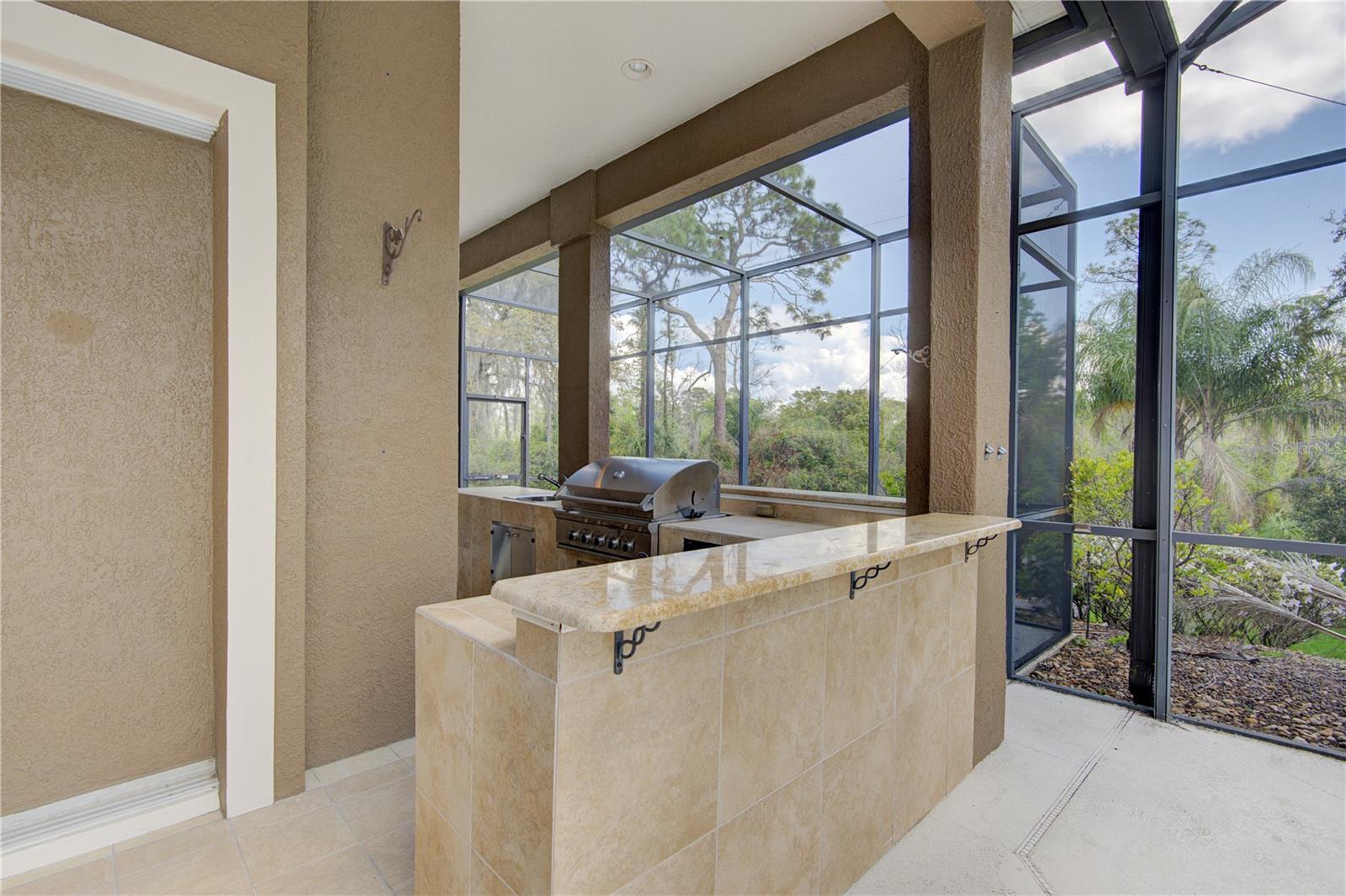 ESTATES ON LAKE MILLS - Residential Lease