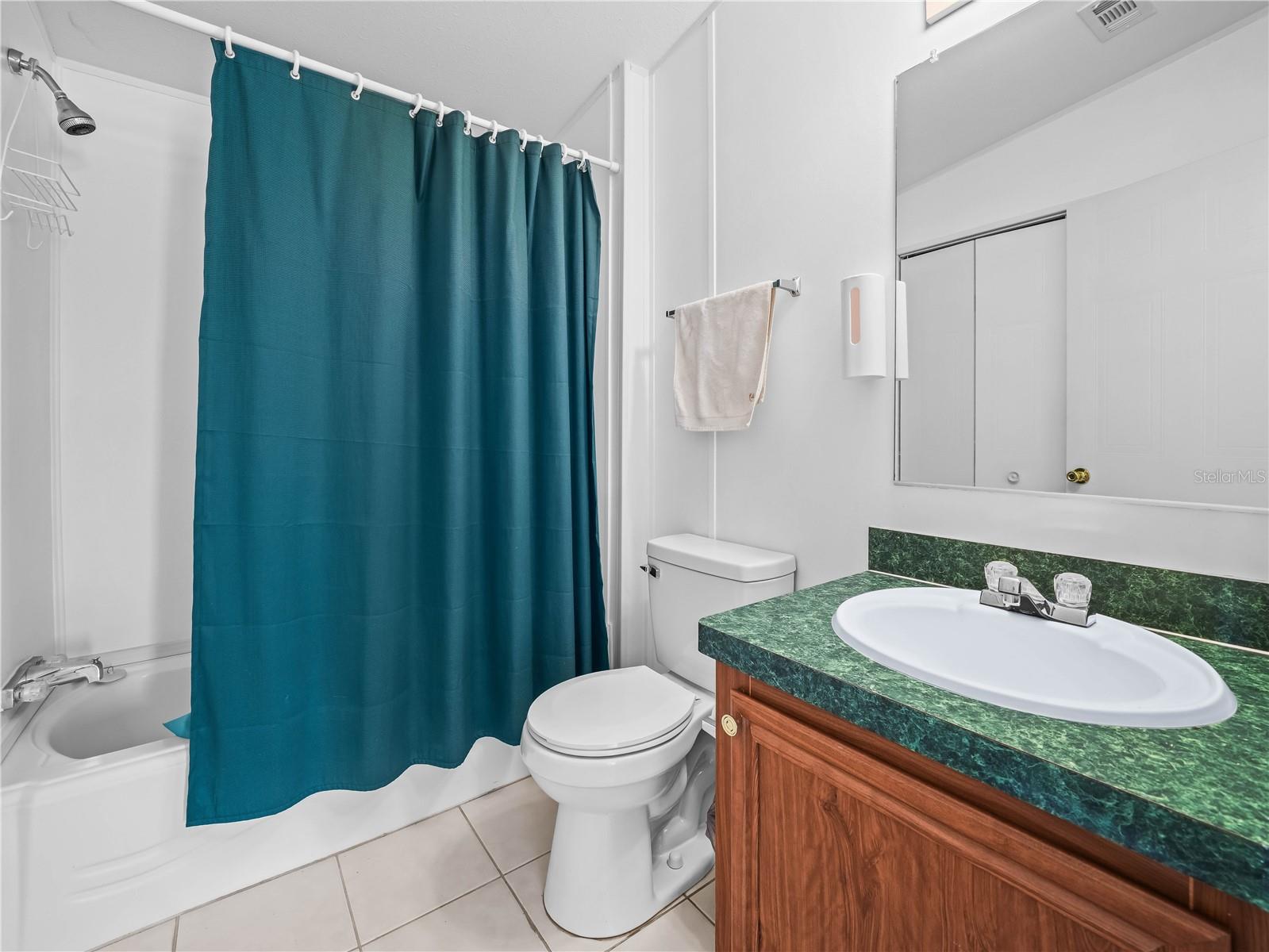 SADDLEBAG LAKE - Residential