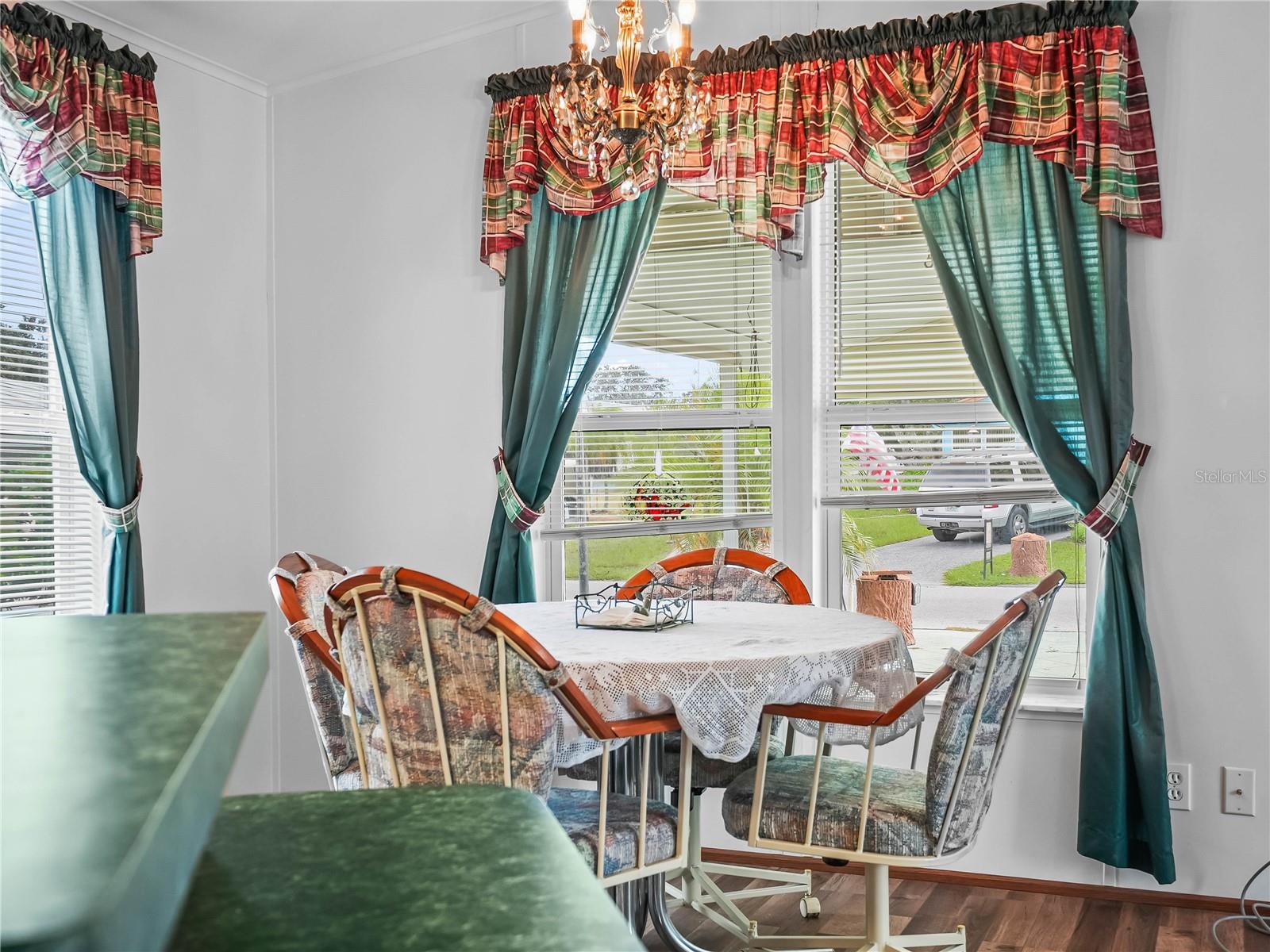 SADDLEBAG LAKE - Residential