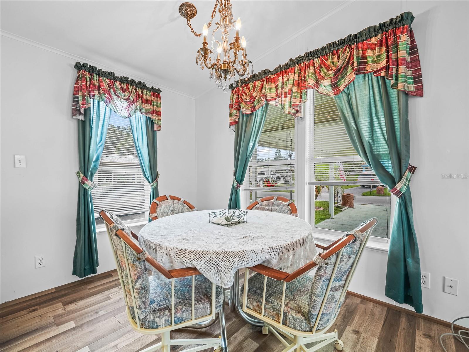 SADDLEBAG LAKE - Residential