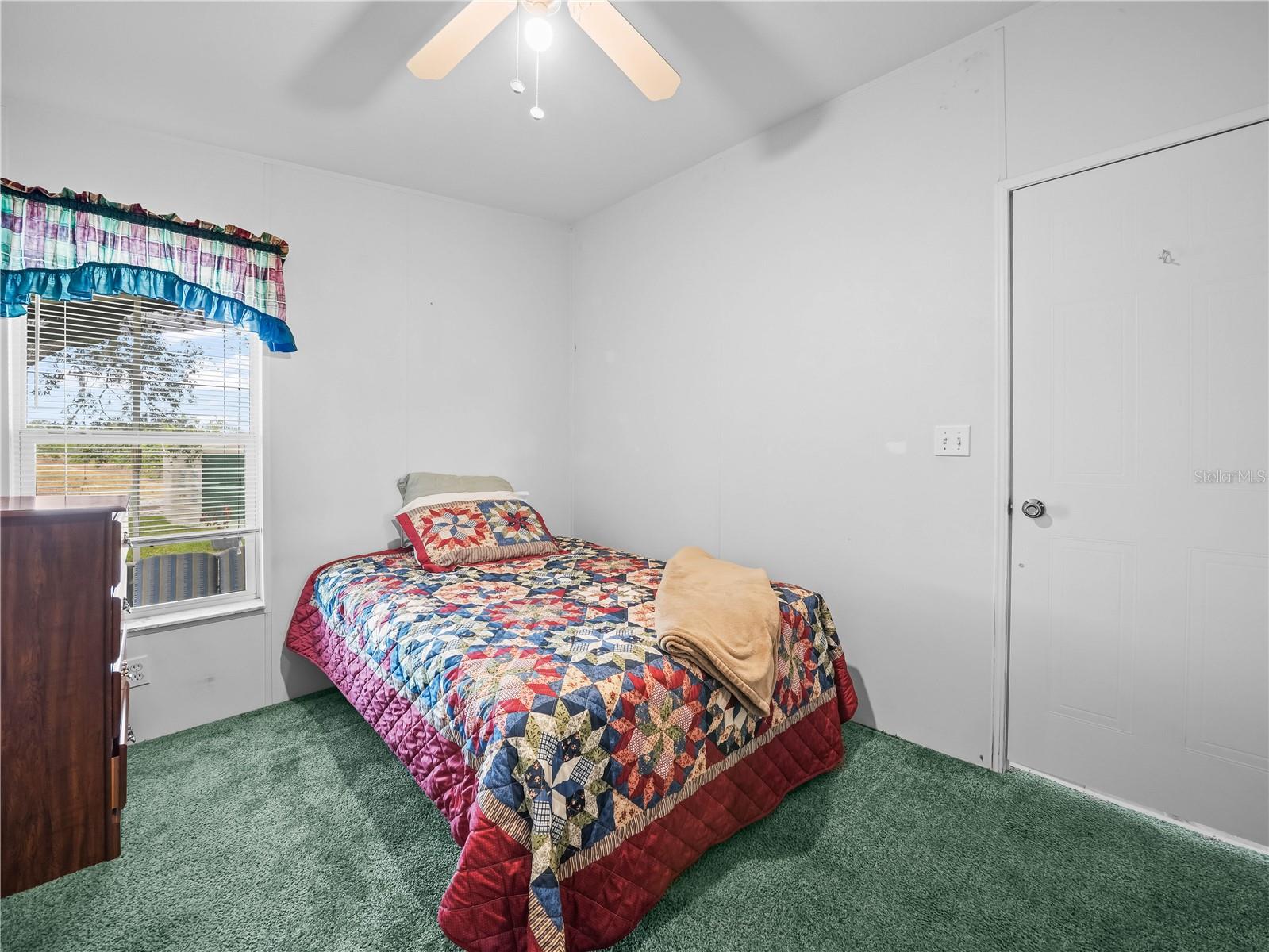 SADDLEBAG LAKE - Residential