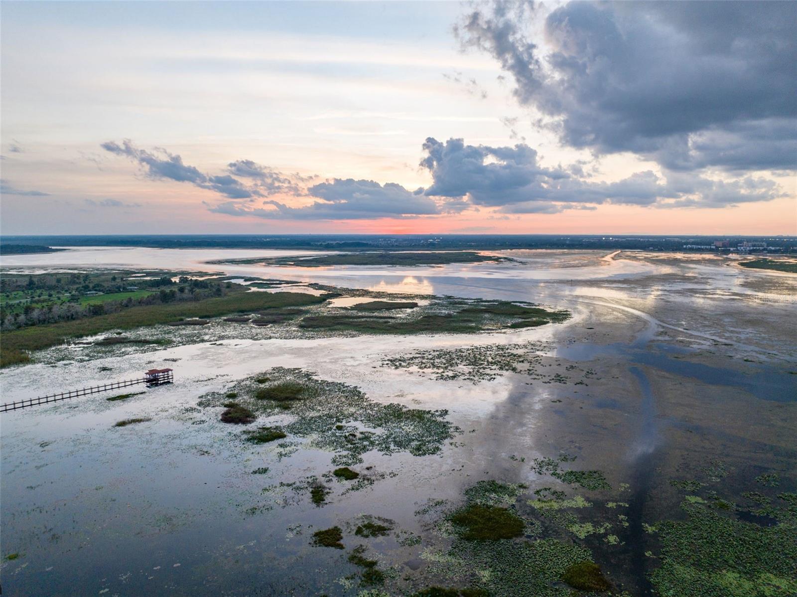 SUNSET POINTE - Land