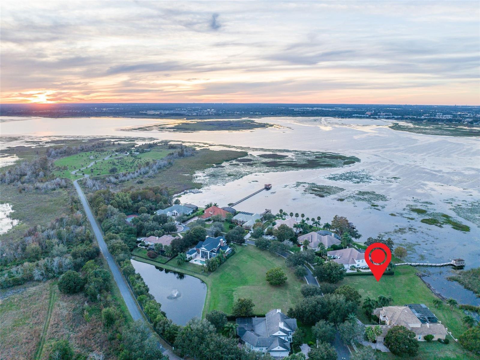 SUNSET POINTE - Land