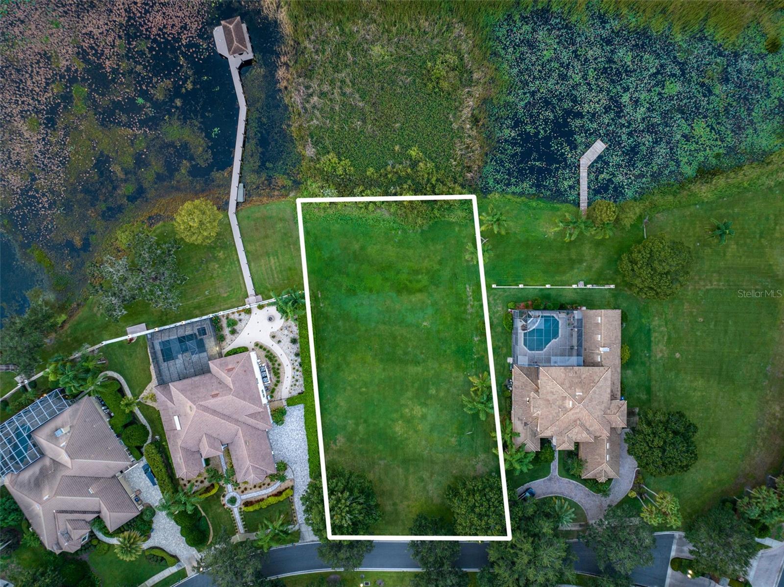 SUNSET POINTE - Land