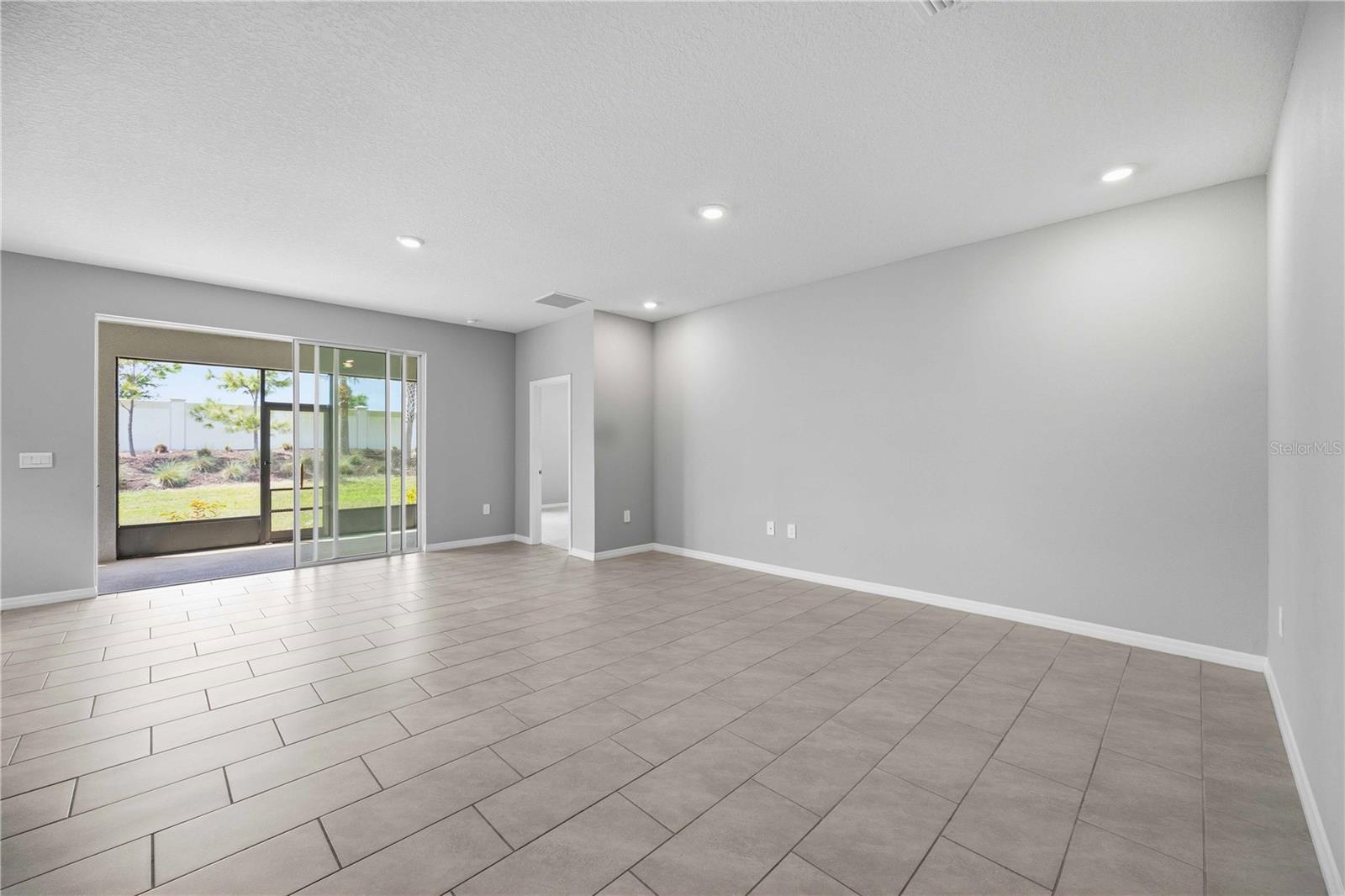 PROMENADE ESTATES ON PALMER RANCH - Residential