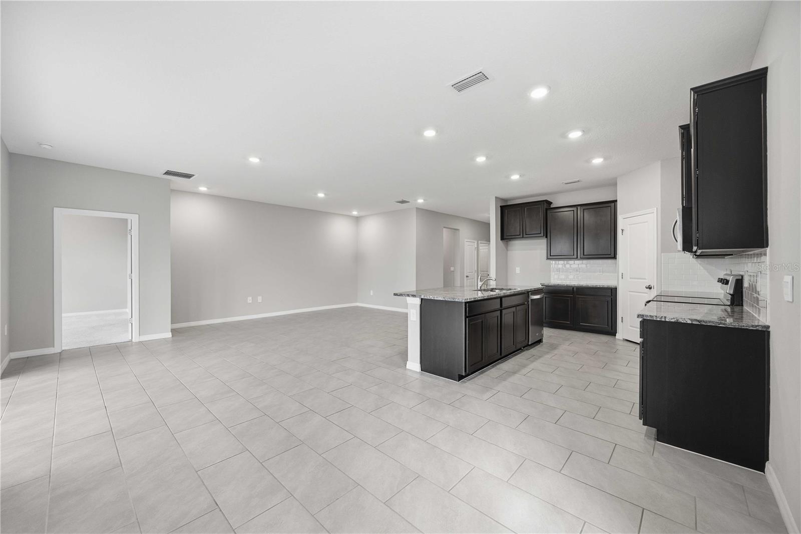 PROMENADE ESTATES ON PALMER RANCH - Residential