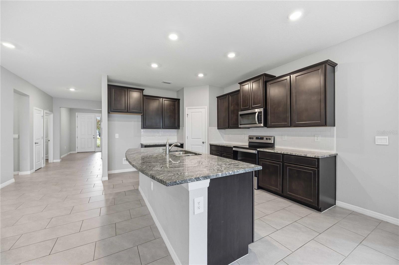 PROMENADE ESTATES ON PALMER RANCH - Residential