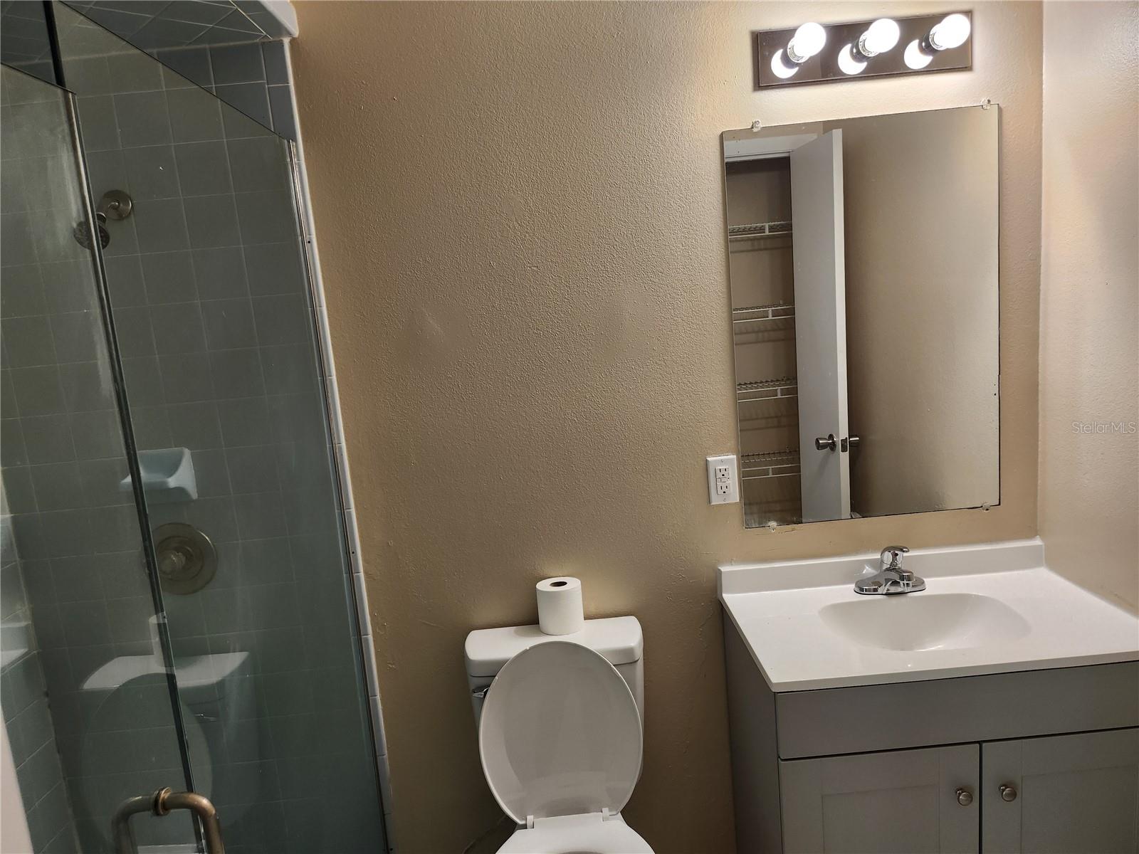 CENTURY ESTS - Residential Lease