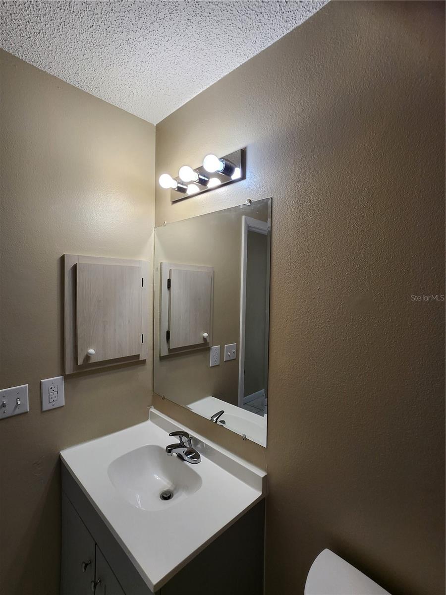 CENTURY ESTS - Residential Lease