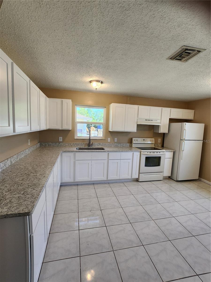 CENTURY ESTS - Residential Lease