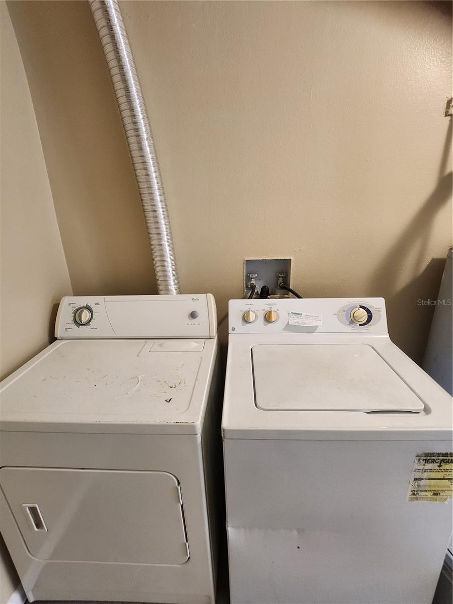 CENTURY ESTS - Residential Lease