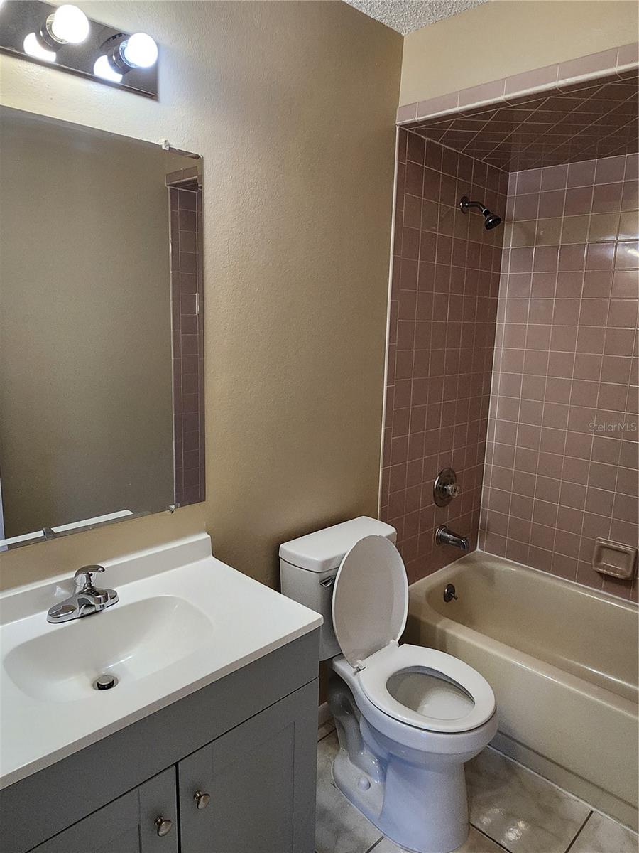 CENTURY ESTS - Residential Lease