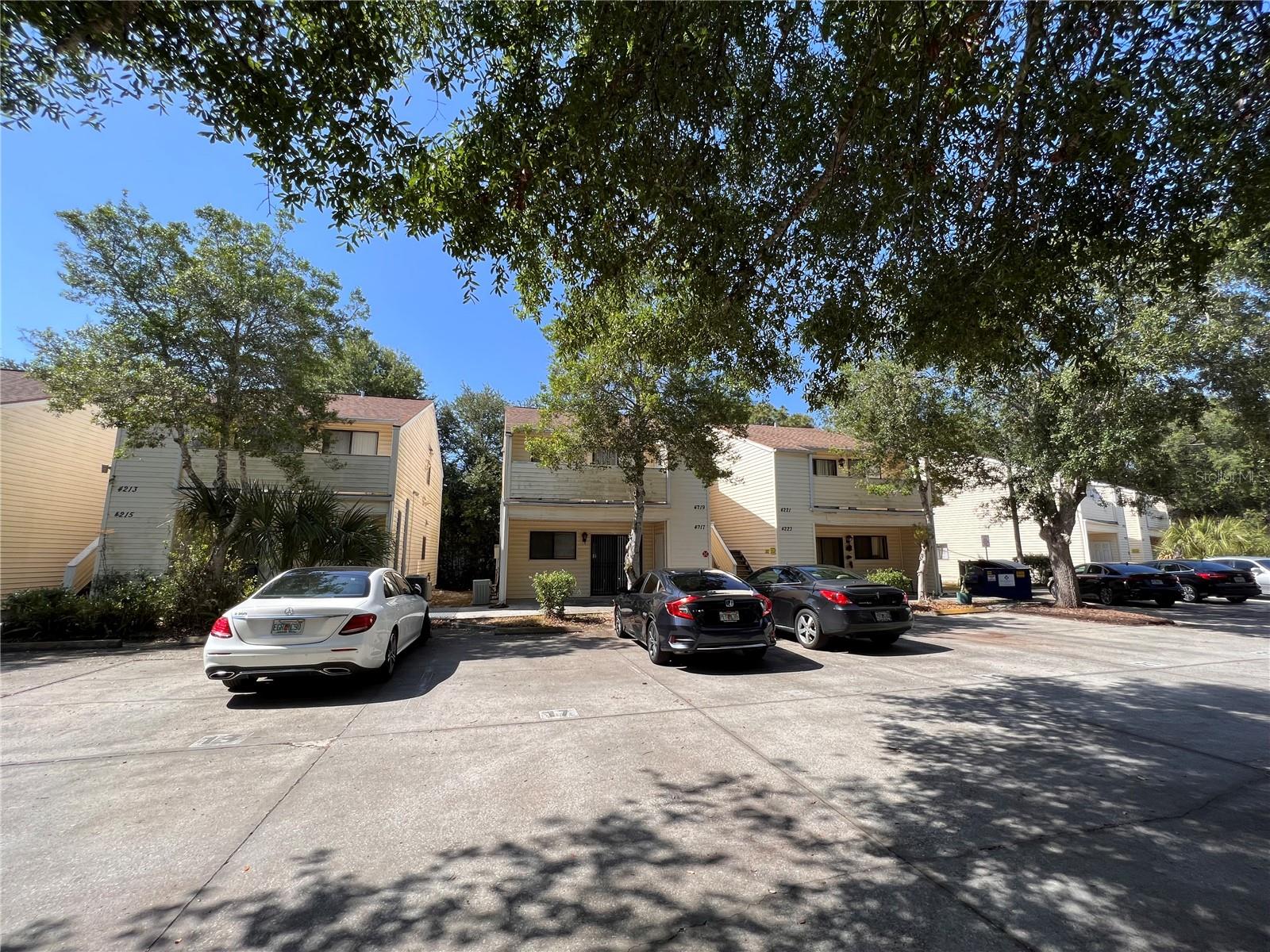 Under contract-accepting backup offers. 20 Unit Apartment Buildings in the heart of Spring Hill. 2 Stories. All units are 2 bedroom, 1 bath with outside deck. 3612 sq foot total. Location is ideal, centrally located. Close to the sandy beaches, small quaint areas of Weeki Wachee, Homosassa and the Nature Coast . Easy drive to Tampa, Orlando or the airport. Shopping, dining and grocery shopping as well as local bus stops.
