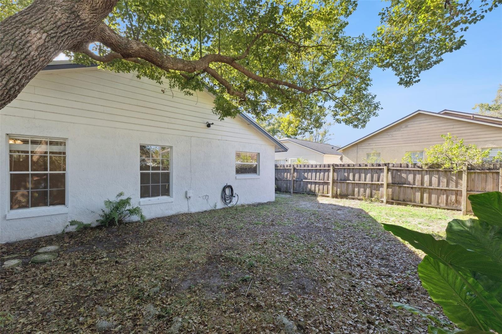 COUNTRY LANE - Residential