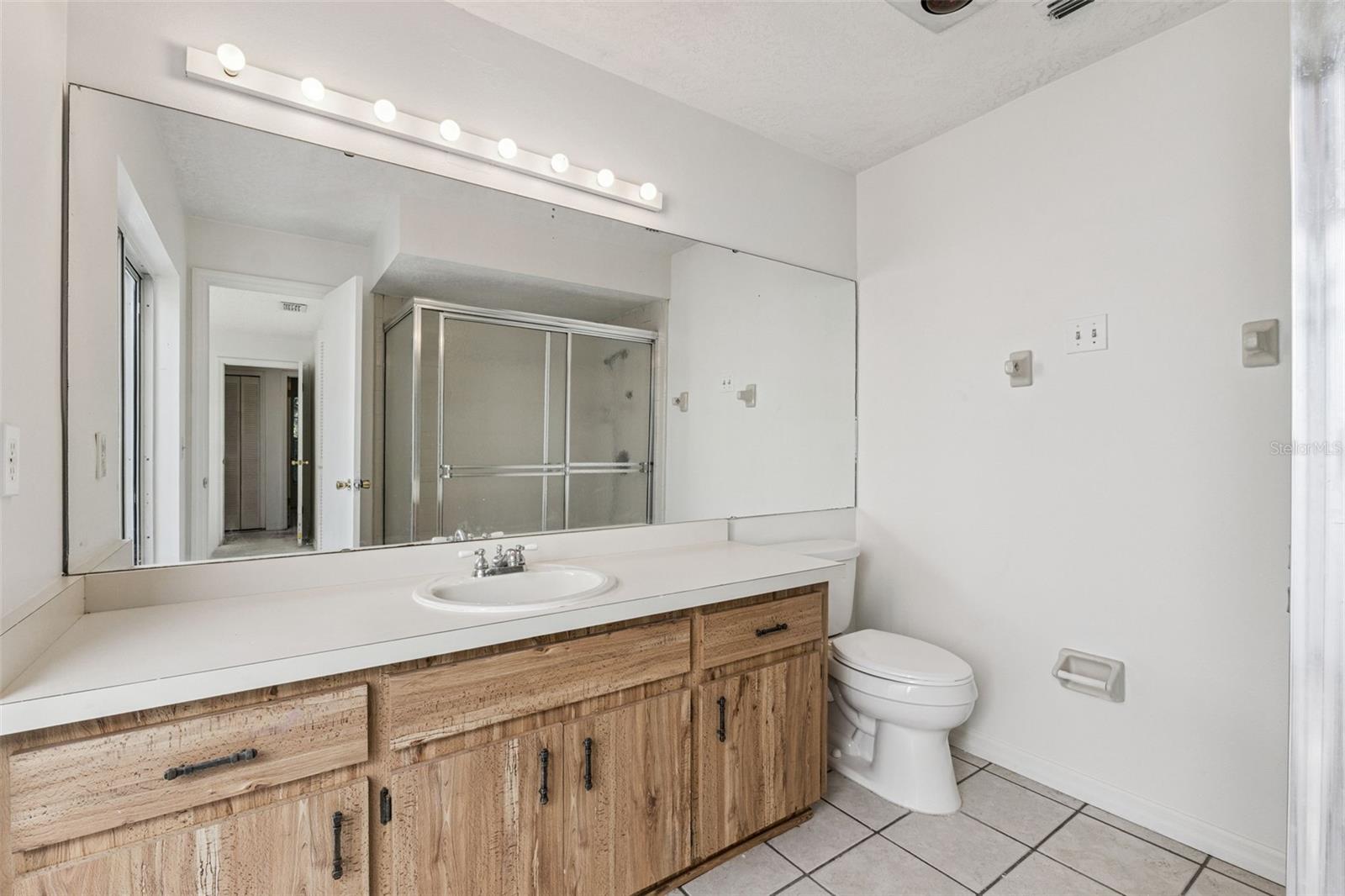 COUNTRY LANE - Residential