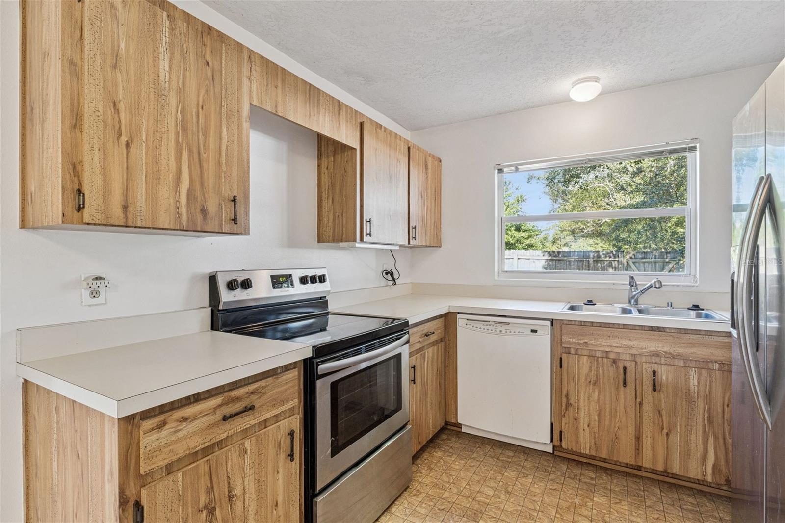 COUNTRY LANE - Residential