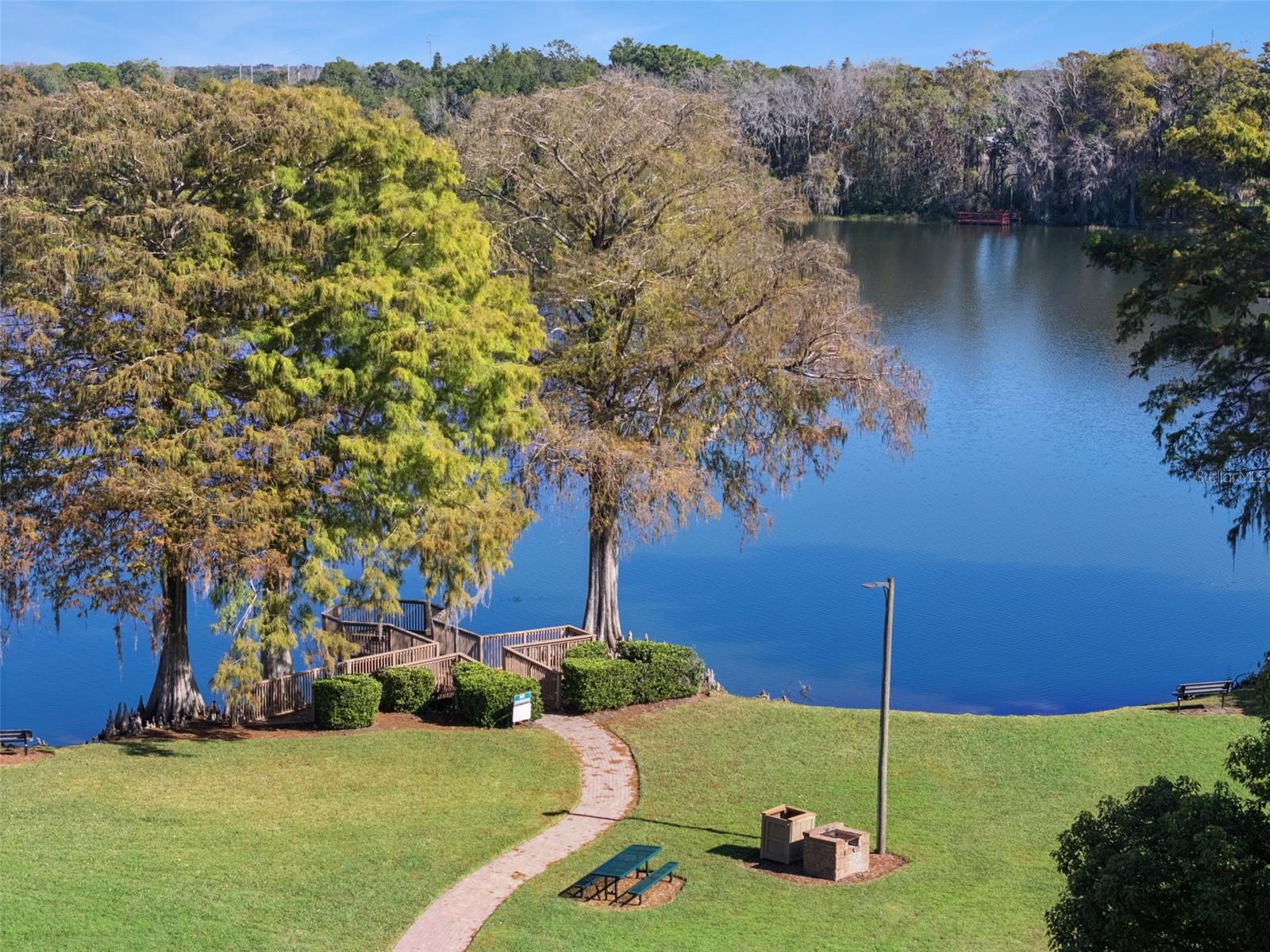 COUNTRY LANE - Residential