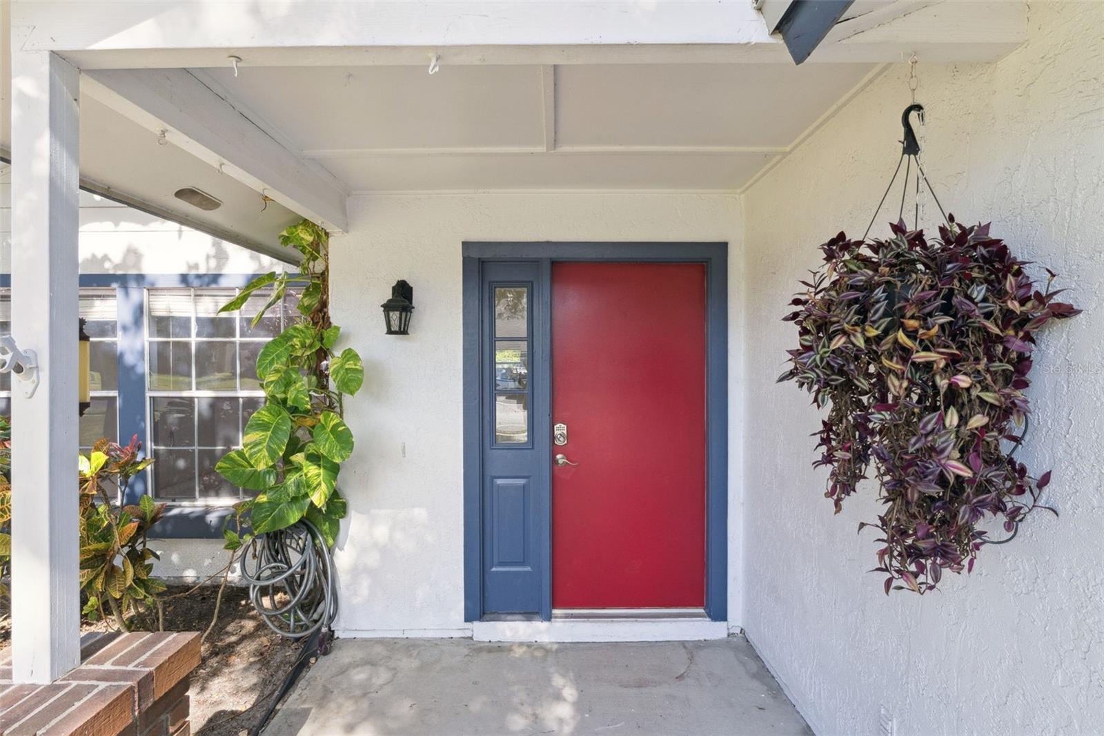 1573 LAWNDALE CIRCLE