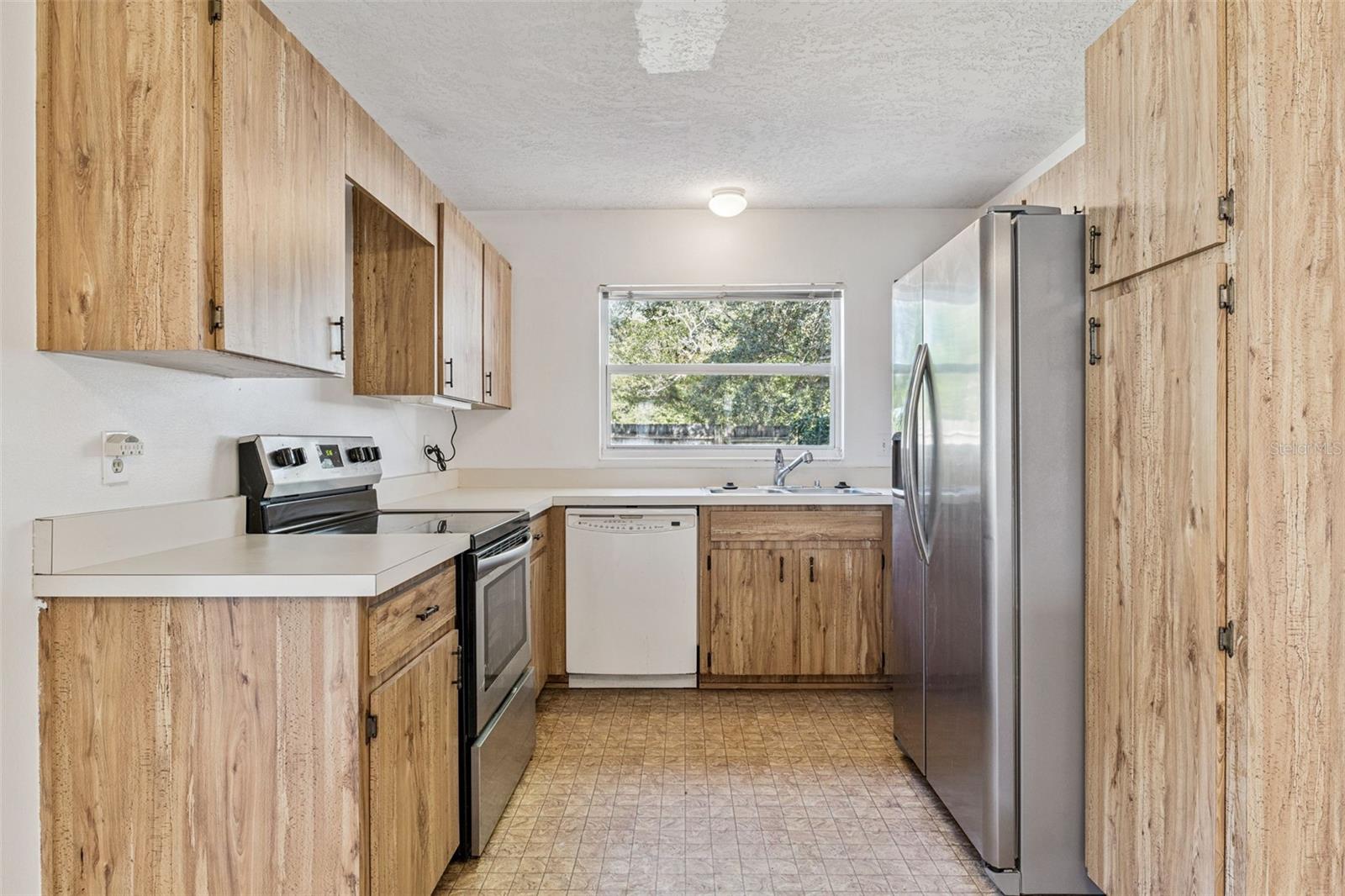 COUNTRY LANE - Residential