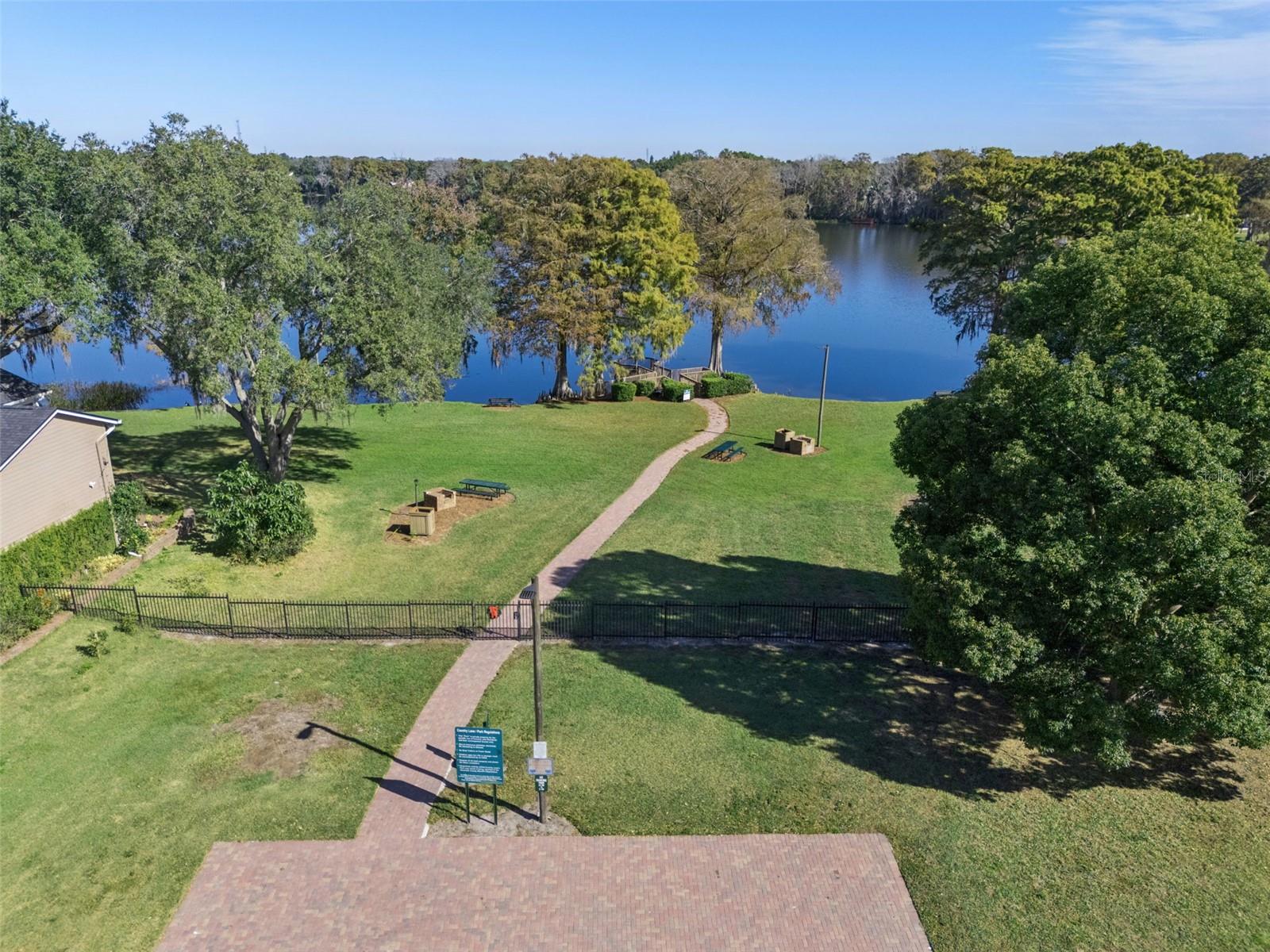 COUNTRY LANE - Residential