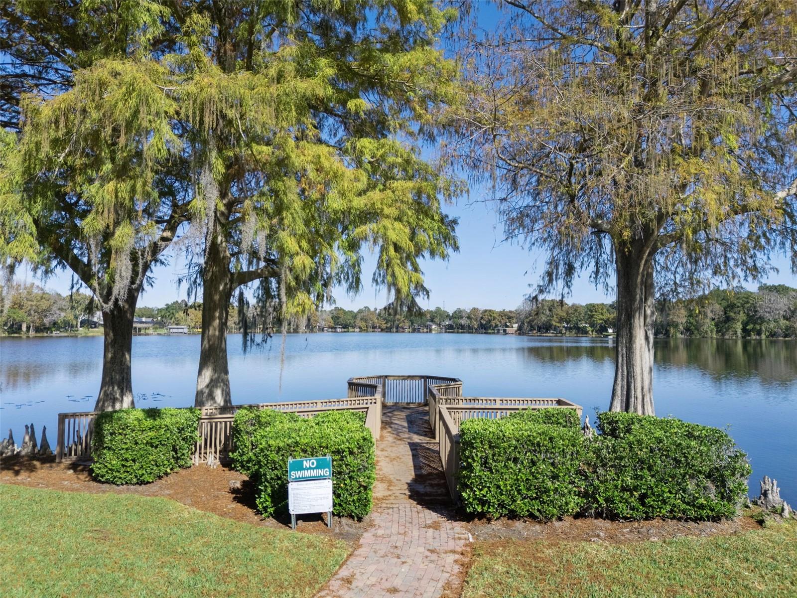COUNTRY LANE - Residential