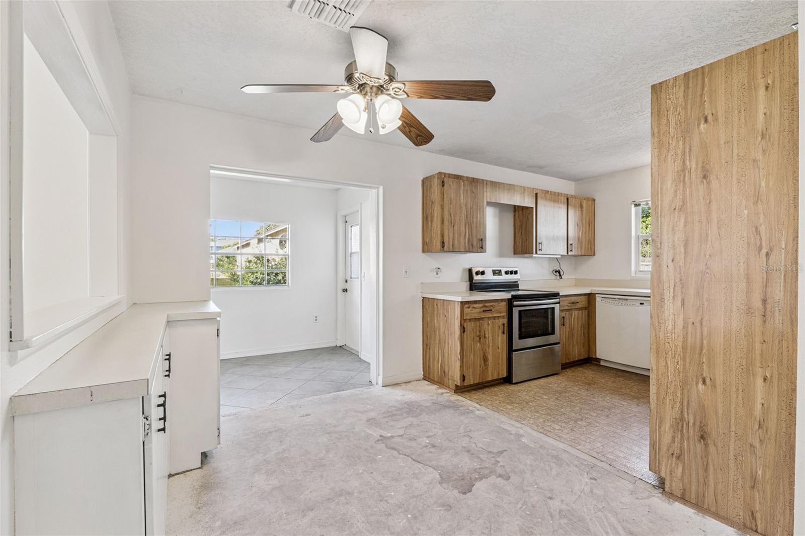 COUNTRY LANE - Residential