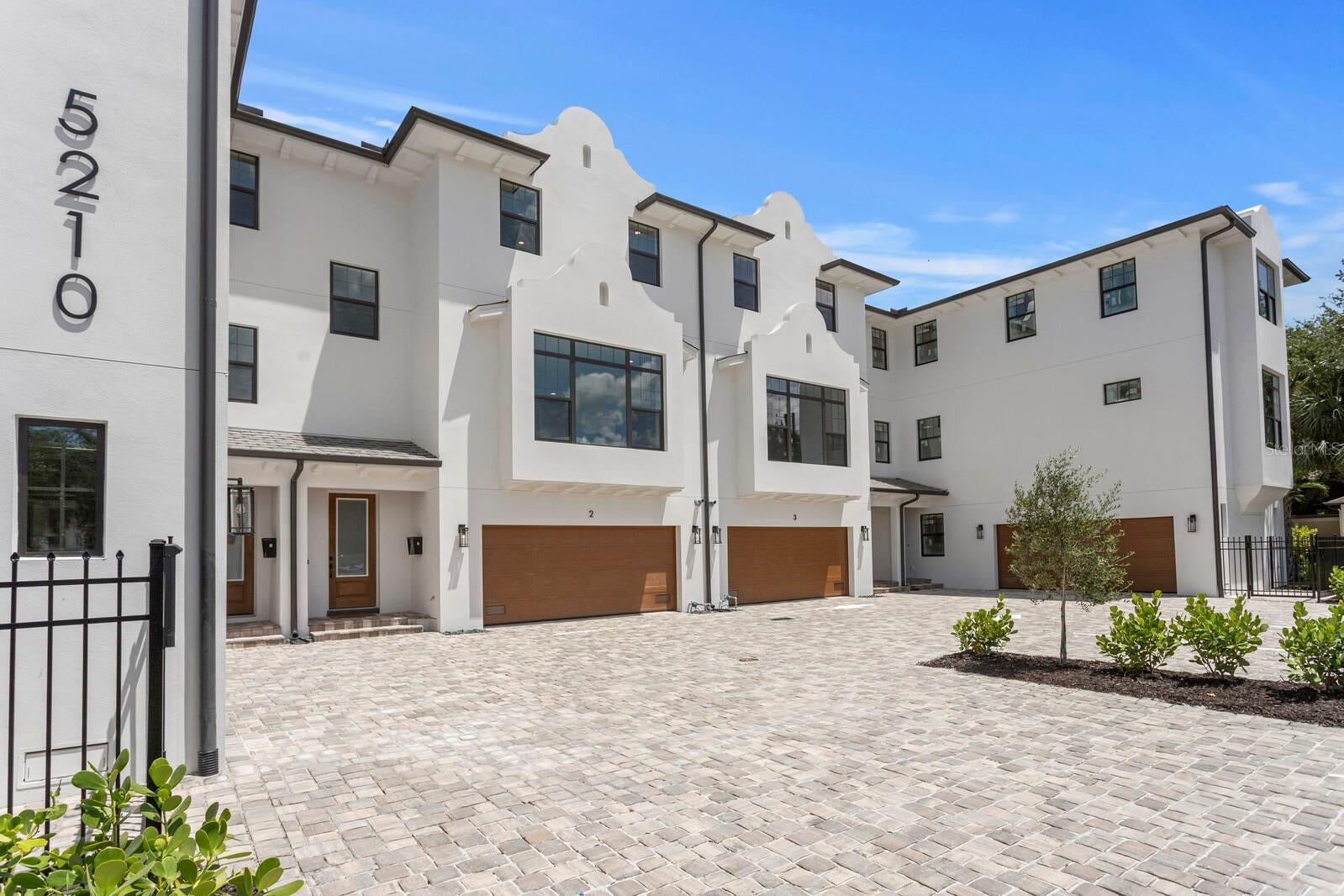 5210 BAYSHORE BOULEVARD 4