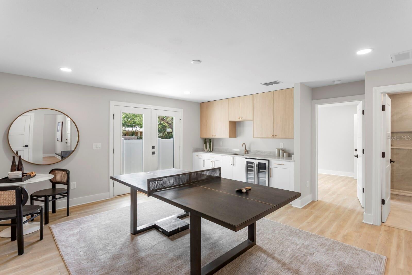 5210 BAYSHORE BOULEVARD 4