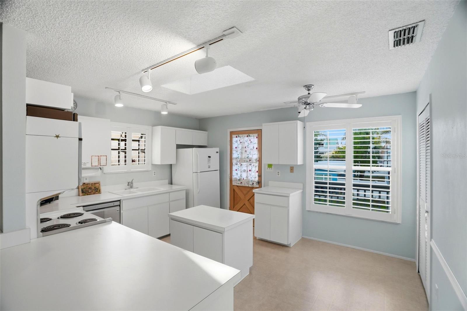 CRYSTAL BEACH REV - Residential