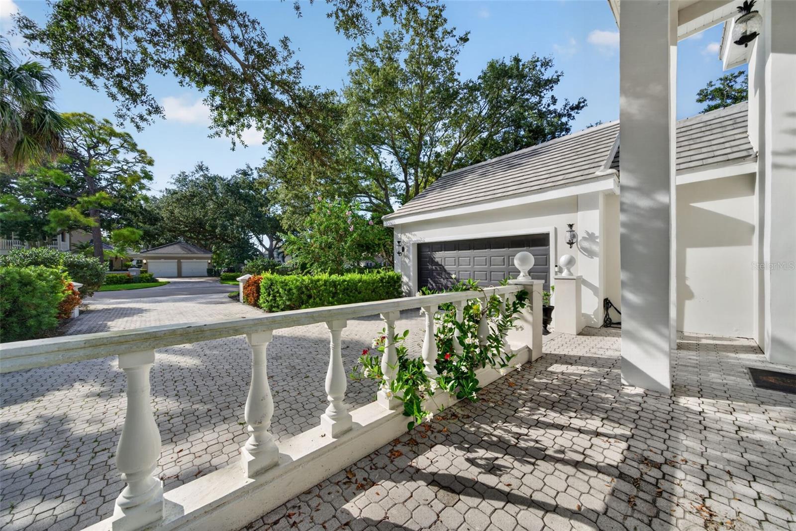226 SAINT JAMES PARK