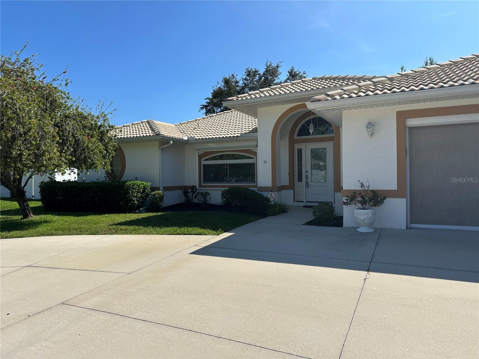 44 PRATTWOOD LANE
