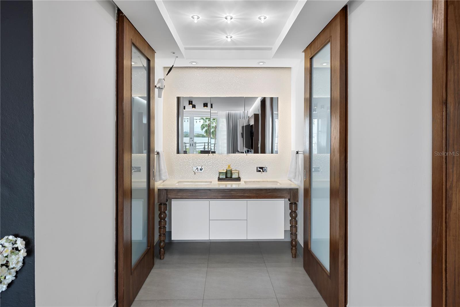 CAPITOLIO PLAZA - Residential