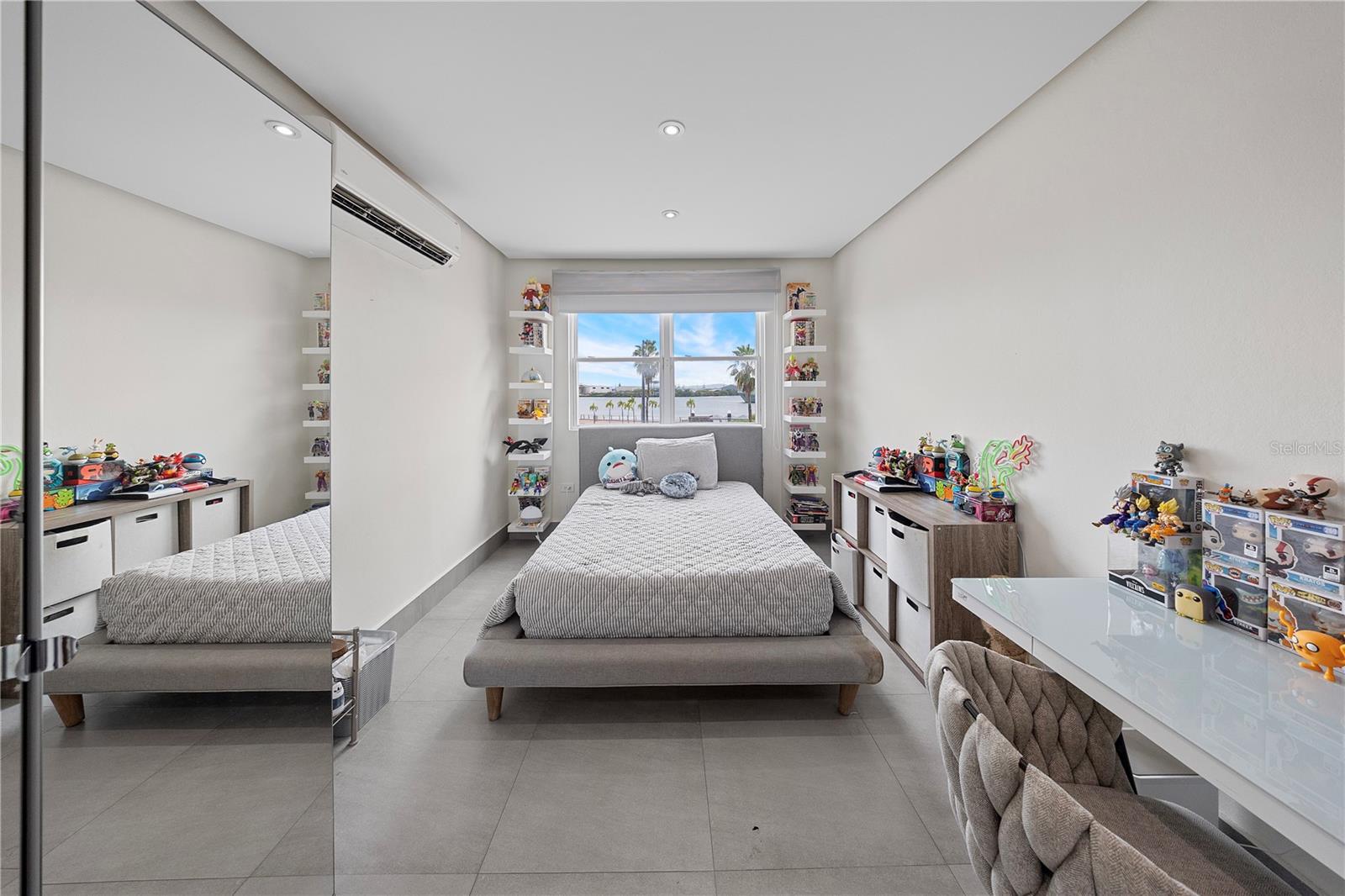 CAPITOLIO PLAZA - Residential