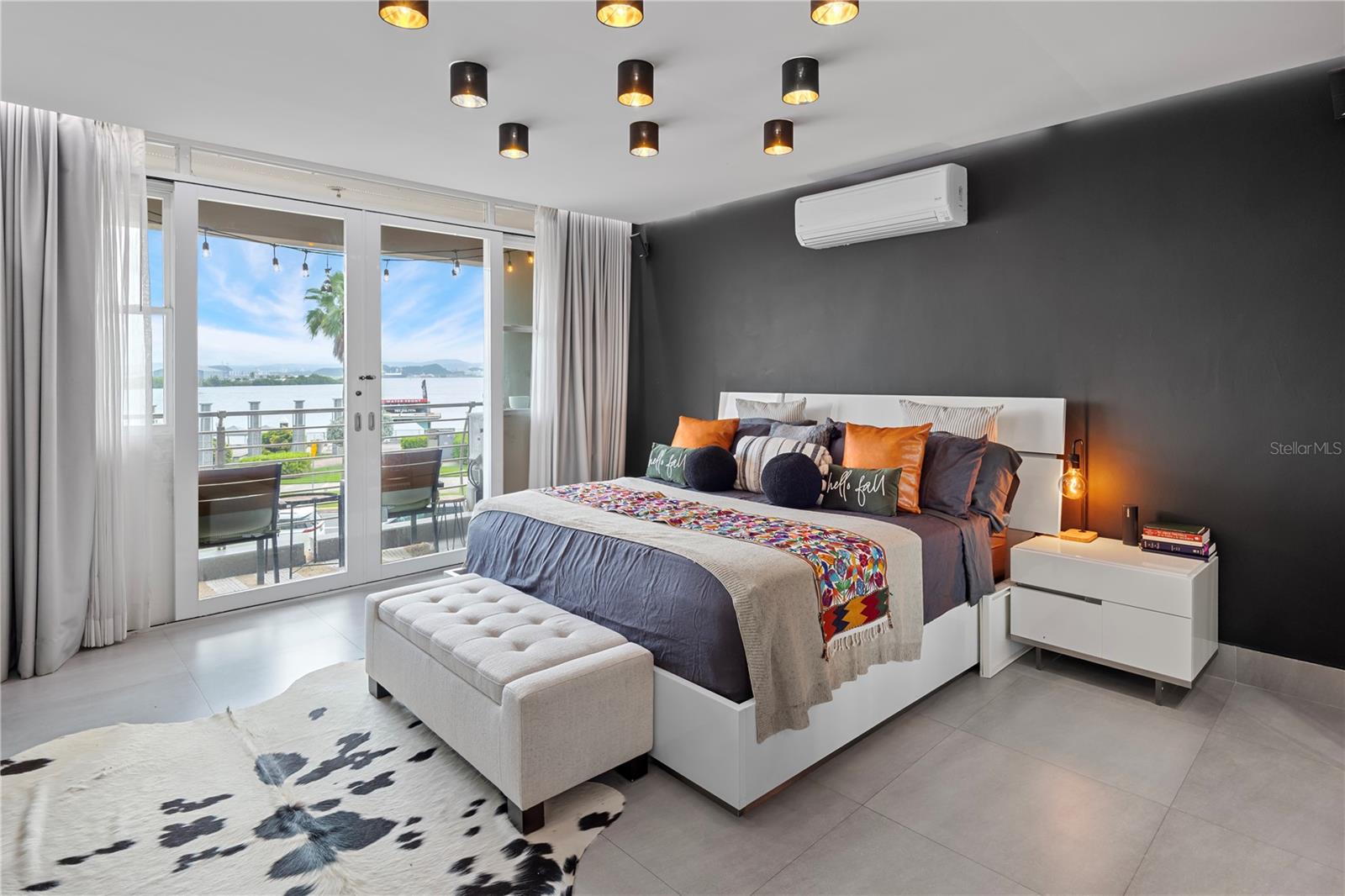 CAPITOLIO PLAZA - Residential