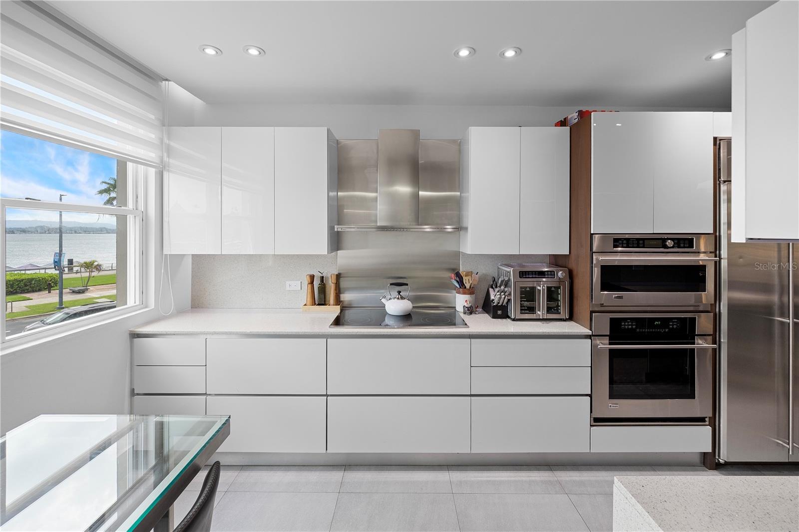 CAPITOLIO PLAZA - Residential