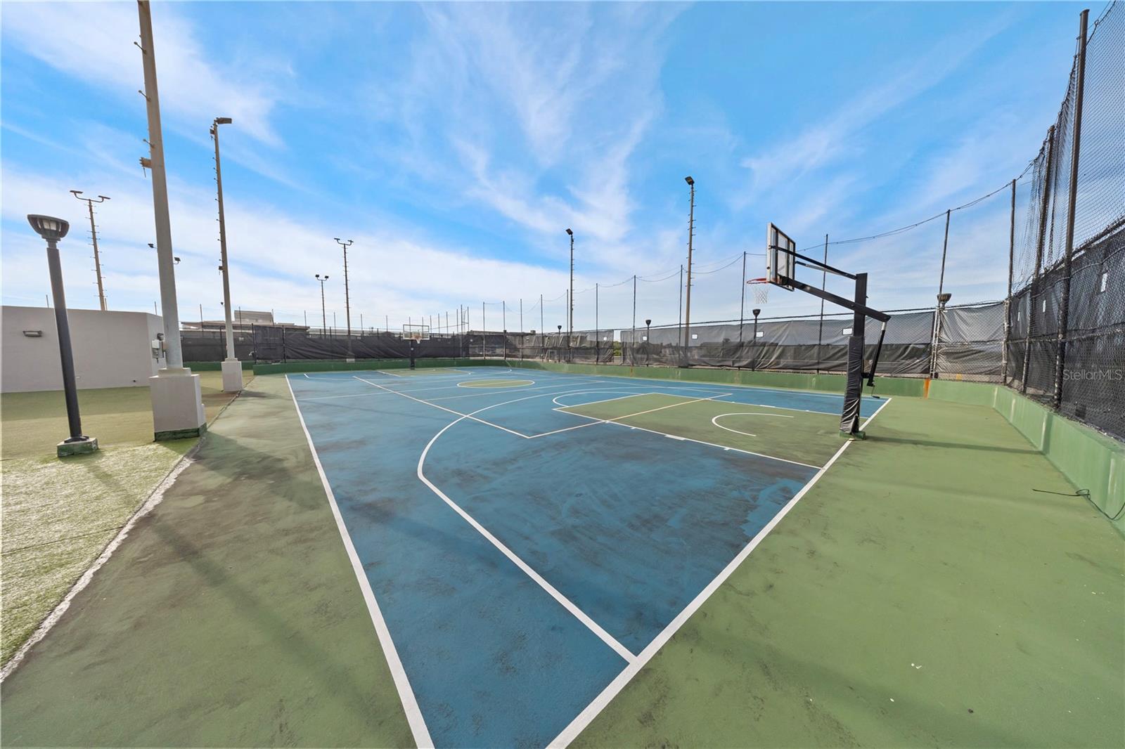 CAPITOLIO PLAZA - Residential