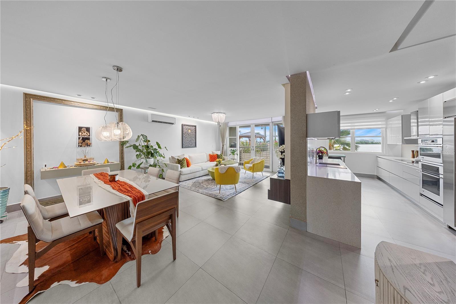 100 CALLE DEL MUELLE 1205