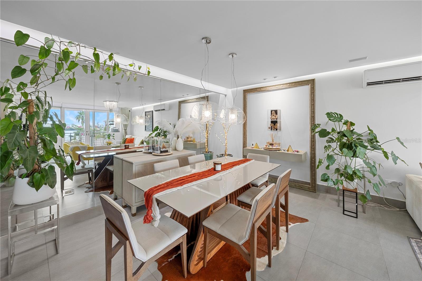 CAPITOLIO PLAZA - Residential