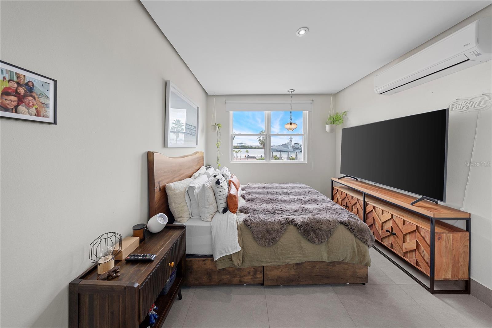 CAPITOLIO PLAZA - Residential