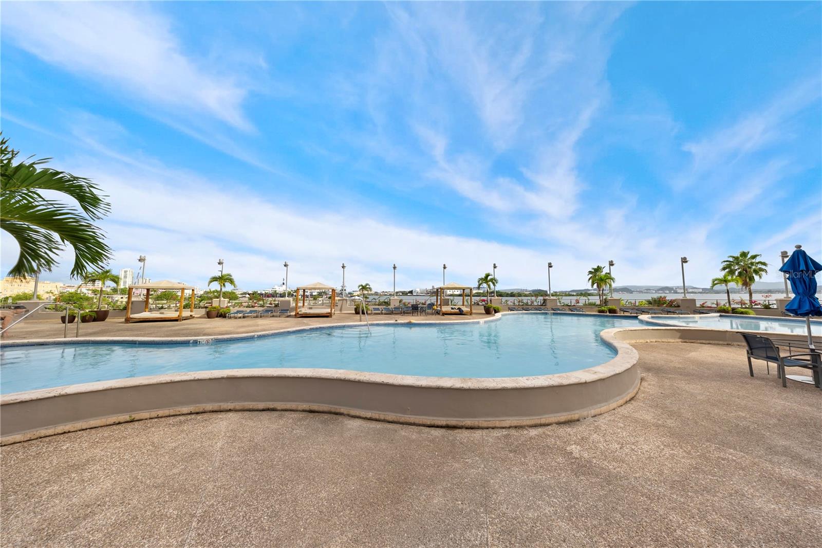 CAPITOLIO PLAZA - Residential