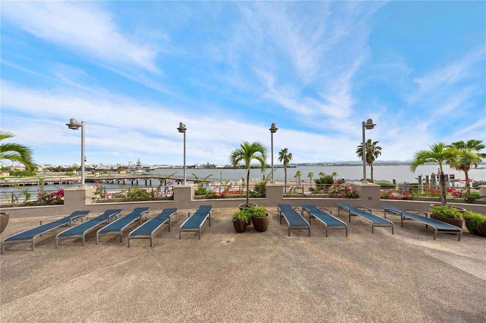 CAPITOLIO PLAZA - Residential