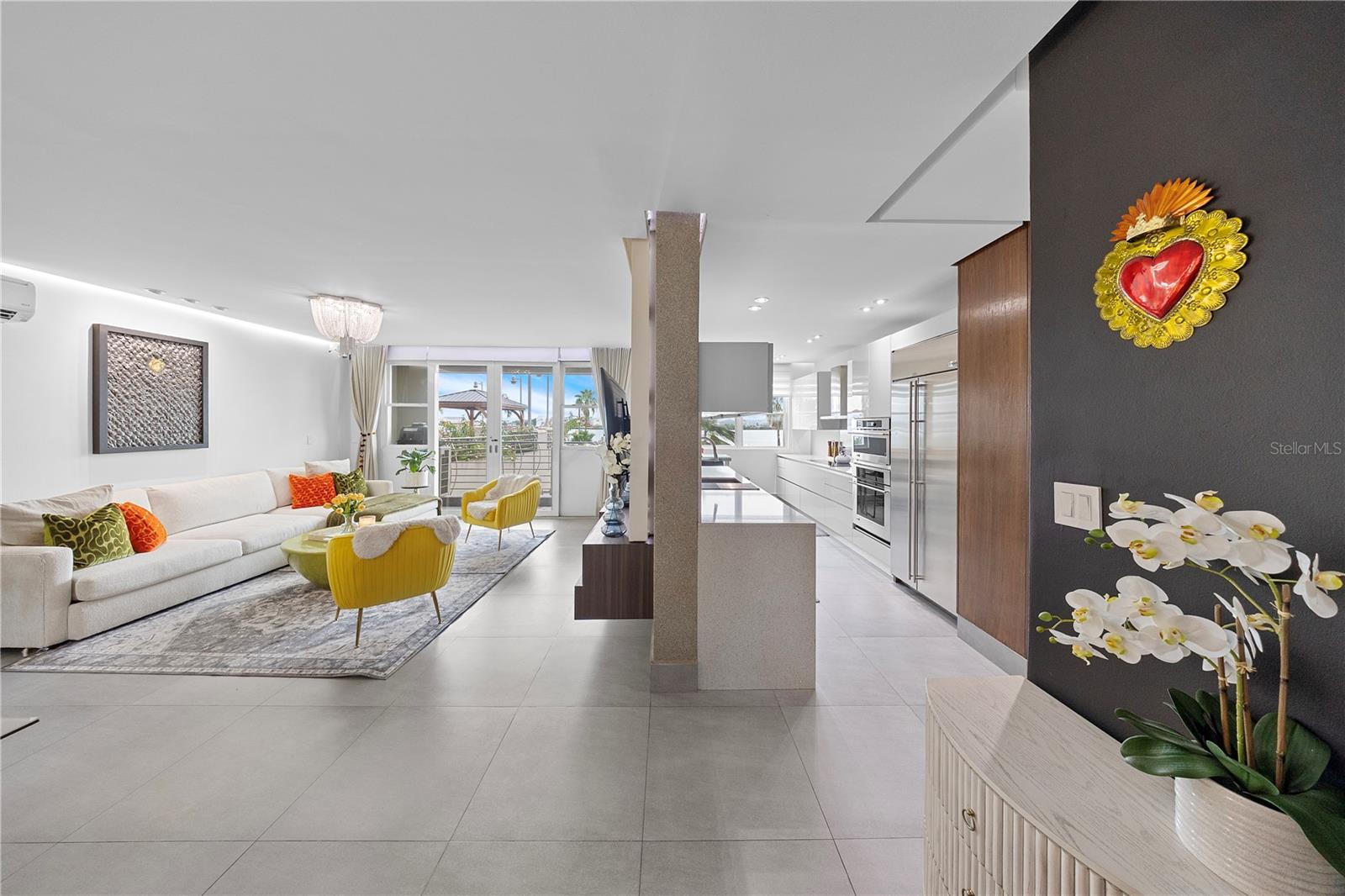 100 CALLE DEL MUELLE 1205