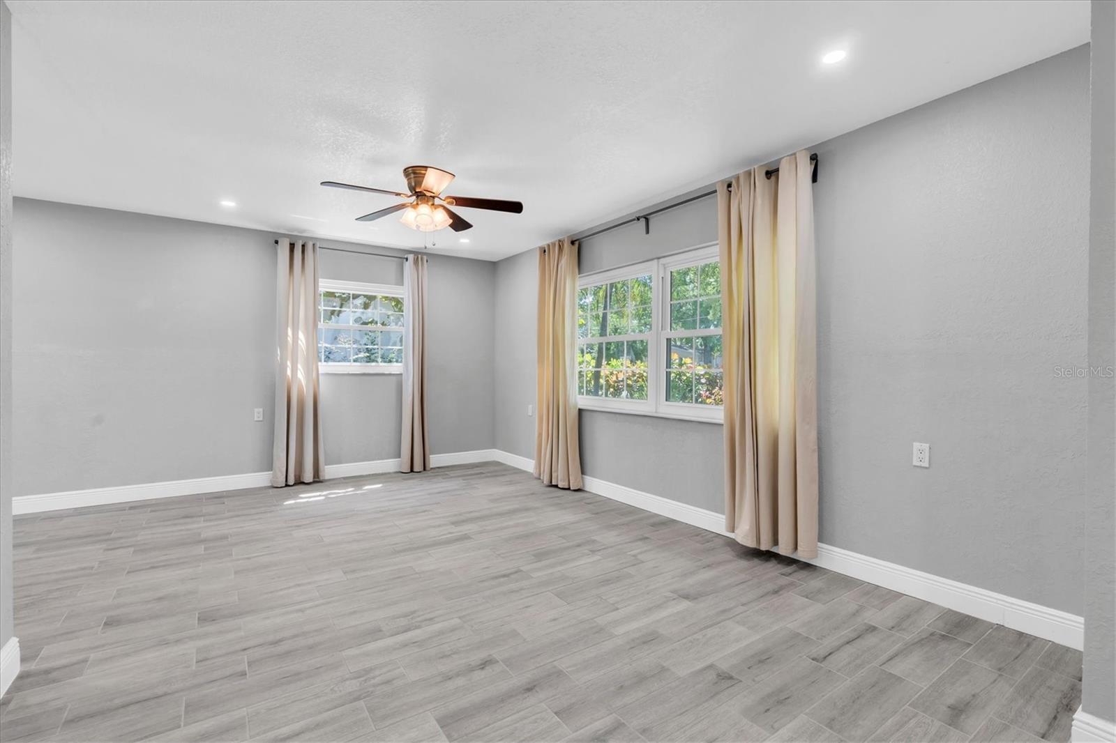 SHORE ACRES BAYOU GRANDE SEC - Residential