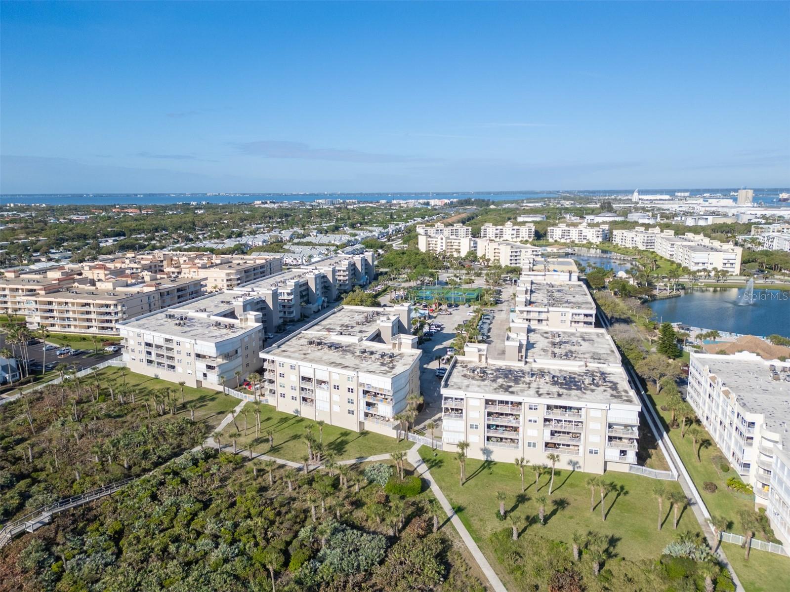 SHOREWOOD CONDO PH 05 - Residential