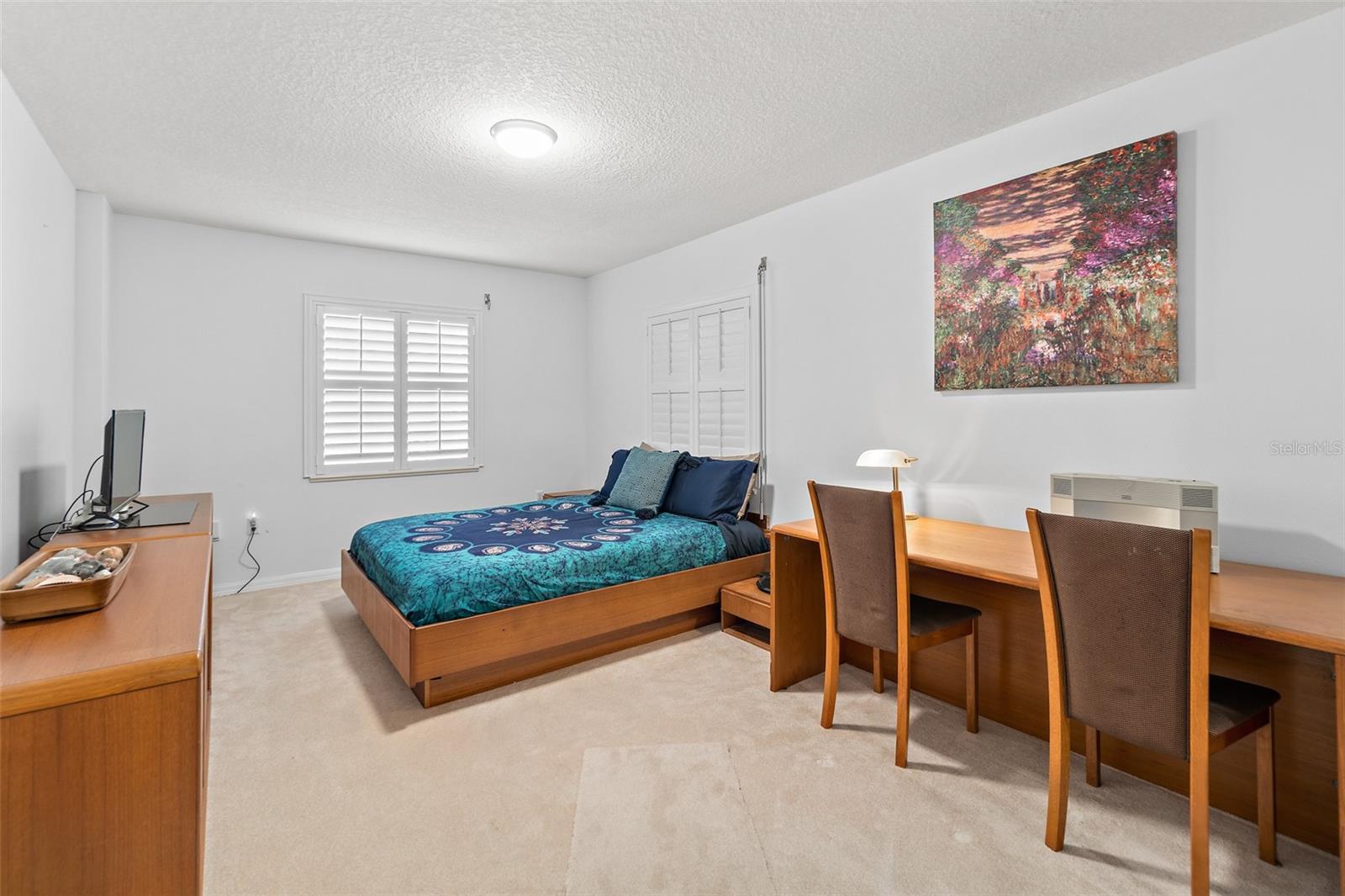 SHOREWOOD CONDO PH 05 - Residential